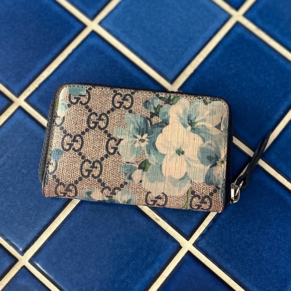 GUCCI Blooms Print GG Coated Canvas Zip Around Wallet 💙! - Picture 3 of 7